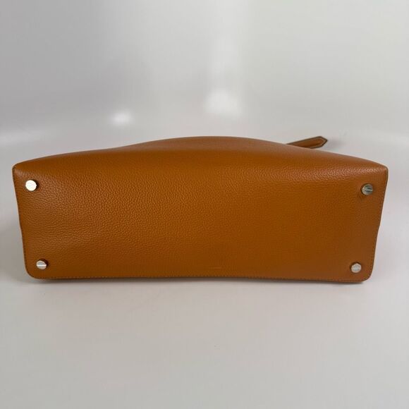 TOTEME T-Lock Grained-Leather Top Handle Tan - Picture 14 of 16